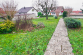 Wunderbar aufgeteiltes Familienhaus mit riesigem Gartengrundstück und Blick auf die Burg Stettenfels - Weg zum Haus