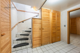 EIN HEIM FÜR DIE FAMILIE HAUS - 5 ZIMMER - 2 BÄDER - UG: Flur