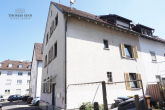 3 -FAMILIENHAUS (VERMIETET) 3 x 2 ZIMMER-WOHNUNGEN 1 WOHNUNG AB 01.11.2025 FREI - Ansicht 1