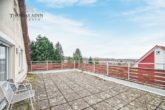 Urgemütliches Einfamilienhaus mit tollem Grundstück in ruhiger Wohnlage - DG: Terrasse auf Anbau