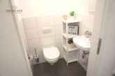 MODERNE 4-ZIMMER-WOHNUNG MIT GROSSEM GARTEN UND TG-STELLPLATZ - WC