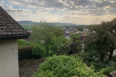 SCHÖNES EINFAMILIENHAUS MIT HANGGESCHOSS IN TOP AUSSICHTSLAGE VON MICHELBACH - Aussicht vom Garten