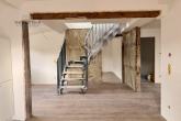 Großzügiges Wohnen auf zwei Ebenen – 5,5-Zimmer Maisonette Wohnung mit Dachterrasse & Fachwerk - Wohn-/Esszimmer
