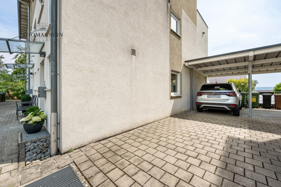 Carport mit Außenstellplatz