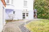 SCHÖNES EINFAMILIENHAUS MIT GROSSEM GRUNDSTÜCK - SOFORT FREI! - Zuwegung zum Eingang