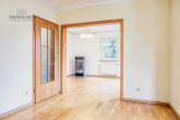 SCHÖNES EINFAMILIENHAUS MIT GROSSEM GRUNDSTÜCK - SOFORT FREI! - EG: Blick ins Wohnzimmer