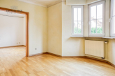 SCHÖNES EINFAMILIENHAUS MIT GROSSEM GRUNDSTÜCK - SOFORT FREI! - EG: Büro mit Erker