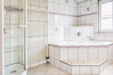 SCHÖNES EINFAMILIENHAUS MIT GROSSEM GRUNDSTÜCK - SOFORT FREI! - OG: Badezimmer