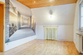 SCHÖNES EINFAMILIENHAUS MIT GROSSEM GRUNDSTÜCK - SOFORT FREI! - OG: Elternschlafzimmer