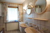 Gepflegte helle 3,5-Zimmer-Wohnung mit Tiefgaragenstellplatz in bevorzugter Lage von Heilbronn-Ost - Bad