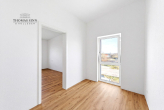 NEUABU - Exklusive Doppelhaushälfte mit Garage, Stellplatz und Balkon im Neubaugebiet "Hühnlesäcker" - DG: Schlafzimmer-Ankleide