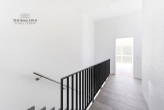NEUABU - Exklusive Doppelhaushälfte mit Garage, Stellplatz und Balkon im Neubaugebiet "Hühnlesäcker" - DG: Flur