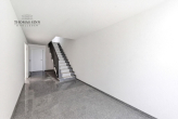NEUABU - Exklusive Doppelhaushälfte mit Garage, Stellplatz und Balkon im Neubaugebiet "Hühnlesäcker" - EG: Eingang