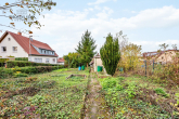 Familienprojekt mit viel Garten – sanieren, anbauen oder neu bauen! - Gartenansicht
