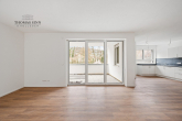 NEUBAU - Modernes Wohnen mit Komfort - 4,5 Zimmer OG-Wohnung mit Loggia und Kfz-Stellplätzen - Wohn-/Esszimmer