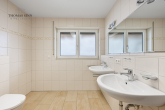 NEUWERTIGES EINFAMILIENHAUS IN 2. REIHE MIT TOLLEM GARTEN UND BESTEN ENERGIEWERTEN! - EG: Elternbad