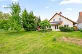 NEUWERTIGES EINFAMILIENHAUS IN 2. REIHE MIT TOLLEM GARTEN UND BESTEN ENERGIEWERTEN! - Garten
