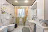 5,5-Zi.-MAISONETTE-WOHNUNG MIT REIHENHAUS-CHARAKTER IM RUHIGEM WOHNGEBIET - 2 STELLPLÄTZE - BALKON - 1. OG: Bad