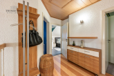 5,5-Zi.-MAISONETTE-WOHNUNG MIT REIHENHAUS-CHARAKTER IM RUHIGEM WOHNGEBIET - 2 STELLPLÄTZE - BALKON - DG Flur