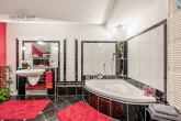 5,5-Zi.-MAISONETTE-WOHNUNG MIT REIHENHAUS-CHARAKTER IM RUHIGEM WOHNGEBIET - 2 STELLPLÄTZE - BALKON - DG Bad