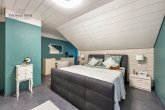 5,5-Zi.-MAISONETTE-WOHNUNG MIT REIHENHAUS-CHARAKTER IM RUHIGEM WOHNGEBIET - 2 STELLPLÄTZE - BALKON - DG Schlafzimmer