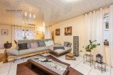 5,5-Zi.-MAISONETTE-WOHNUNG MIT REIHENHAUS-CHARAKTER IM RUHIGEM WOHNGEBIET - 2 STELLPLÄTZE - BALKON - 1. OG: Wohn-/Esszimmer