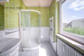 Renovierungsbedürftiges 1-2 Familienhaus mit Ausbaupotential und schönem Garten - EG: Badezimmer