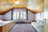 Stark renovierungsbedürftiges 1-2 Familienhaus mit Ausbaupotential und schönem Garten - DG: Zimmer