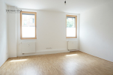2,5-ZIMMER-HOCHPATERRE-WOHNUNG IM SANIERTEN ALTBAU - CHARMANT - NEUWERTIG - ZENTRAL - Wohnzimmer