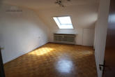 SCHÖNE 2 ZIMMER DG-WOHNUNG MIT TOLLER TERRASSE IN BESTER WOHNLAGE - Schlafzimmer