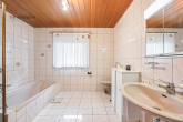GEPFLEGTES 1-2 FAMILIENHAUS IN BESTER WOHNLAGE - EG: Badezimmer