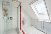 GEPFLEGTES 1-2 FAMILIENHAUS IN BESTER WOHNLAGE - DG: Badezimmer