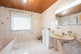 GEPFLEGTES 1-2 FAMILIENHAUS IN BESTER WOHNLAGE - EG: Badezimmer