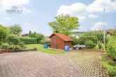GEPFLEGTES 1-2 FAMILIENHAUS IN BESTER WOHNLAGE - Hoffläche mit Gartenhaus