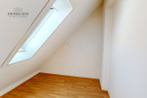 GEPFLEGTE 2,5-ZIMMER-DG-WOHNUNG MIT WOHNLICH AUSGEBAUTER BÜHNE - TG-STELLPLATZ - AUSSENSTELLPLATZ - Zimmer