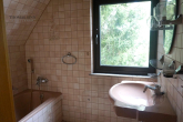 EINFAMILIENHAUS IN BESTER WOHNLAGE - SANIERUNG ODER ABRISS?! - DG: Badezimmer