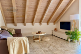 Helle charmante 3,5-Zimmer Galerie-Wohnung mit Balkon und Garage in ruhiger Seitenstraße - Wohn-/Esszimmer