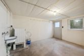 Doppelhaushälfte - Garage absolute Randlage - großes Grundstück Renovieren - einziehen - wohlfühlen - UG: Waschküche