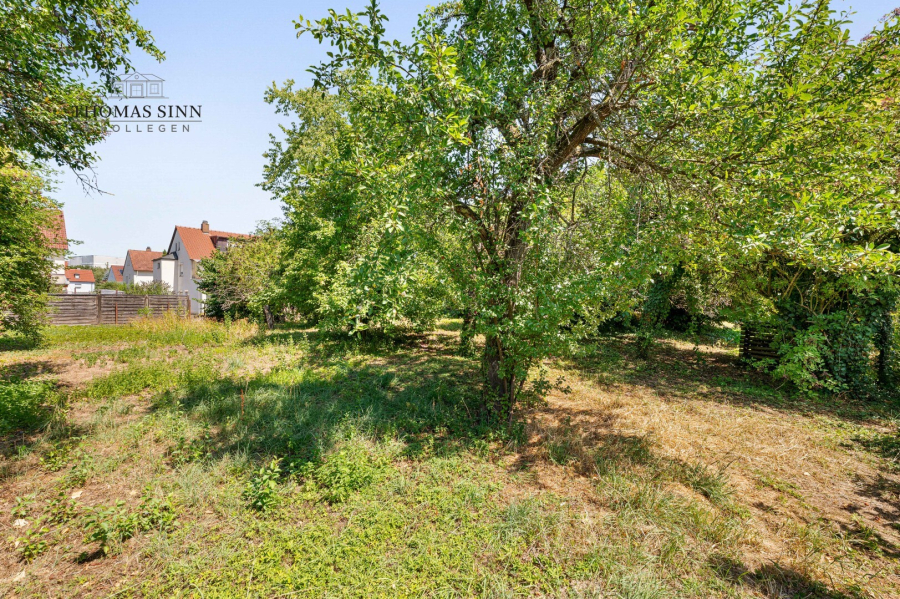 Grundstück hinter dem Haus