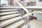 Einfamilienhaus mit Einliegerwohnung in bester Wohnlage - Treppe zum OG