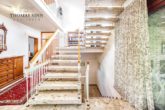 Einfamilienhaus mit Einliegerwohnung in bester Wohnlage - EG: Treppenhaus nach oben