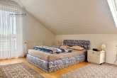 Helle und freundliche 2,5-Zimmer-Wohnung mit Garage in ruhigem Wohngebiet - Schlafzimmer