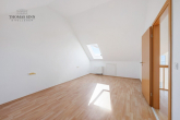 Lichtdurchflutete 3,5-Zimmer-DG-Maisonette-Galerie-Wohnung in herrlicher Aussichtslage - DG2: Schlafzimmer 2