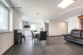 Moderne, neuwertige 4 Zimmer-DG-Wohnung in ruhigem Wohngebiet mit Aussichtsbalkon - Wohn-/Esszimmer