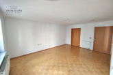 Betreute Seniorenwohnung - Helle gepflegte 2-Zimmer-Wohnung mit verglastem Balkon - Wohn-/Esszimmer