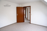 Attraktive Maisonettewohnung 4 Zimmer - Dachloggia - TG-Platz Durchrenovieren und Einziehen - Kinderzimmer/Büro