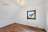 Wohnen mit Vision – Sanierungsbedürftiges Haus auf herrlichem Grundstück - DG: Zimmer 3