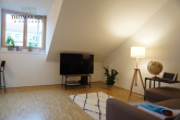 2 Zimmer Wohnung im sanierten Altbau - Charmant - Neuwertig - Zentral - Wohn-/Esszimmer