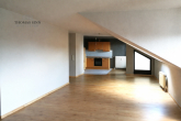 Attraktive 3,5-Zimmer-Dachgeschosswohnung mit großzügigem Grundriss und Dachterrasse - Wohn-/Esszimmer