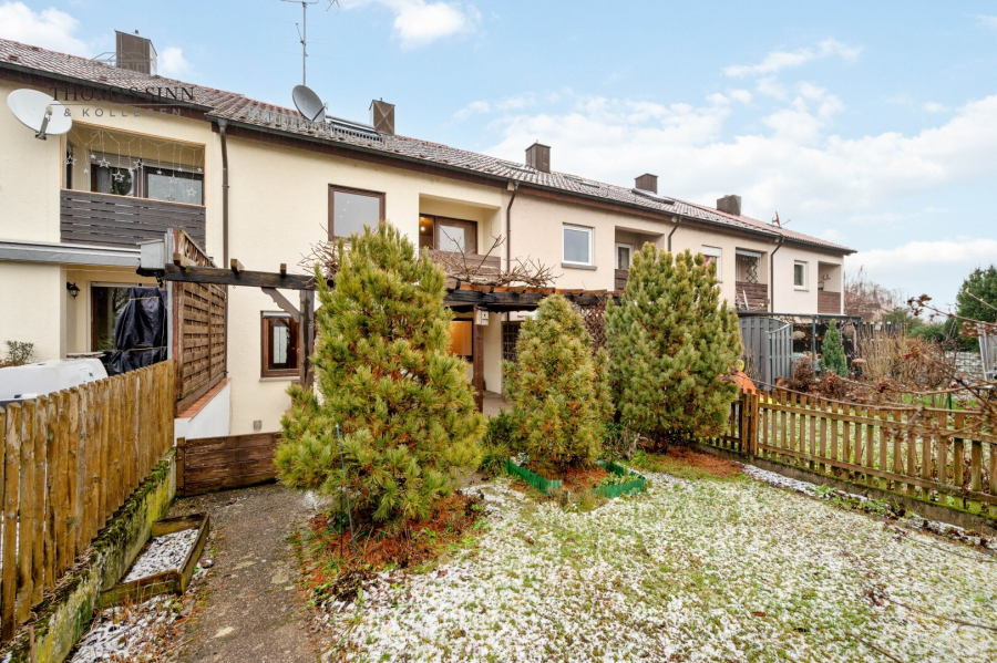 Hausansicht + Garten